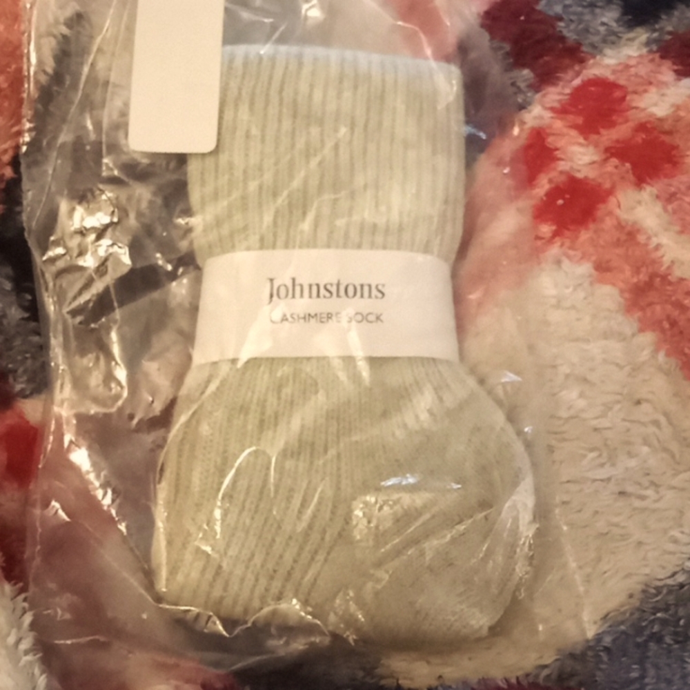 NIP NWOT RARE Johnstons Cashmere Socks